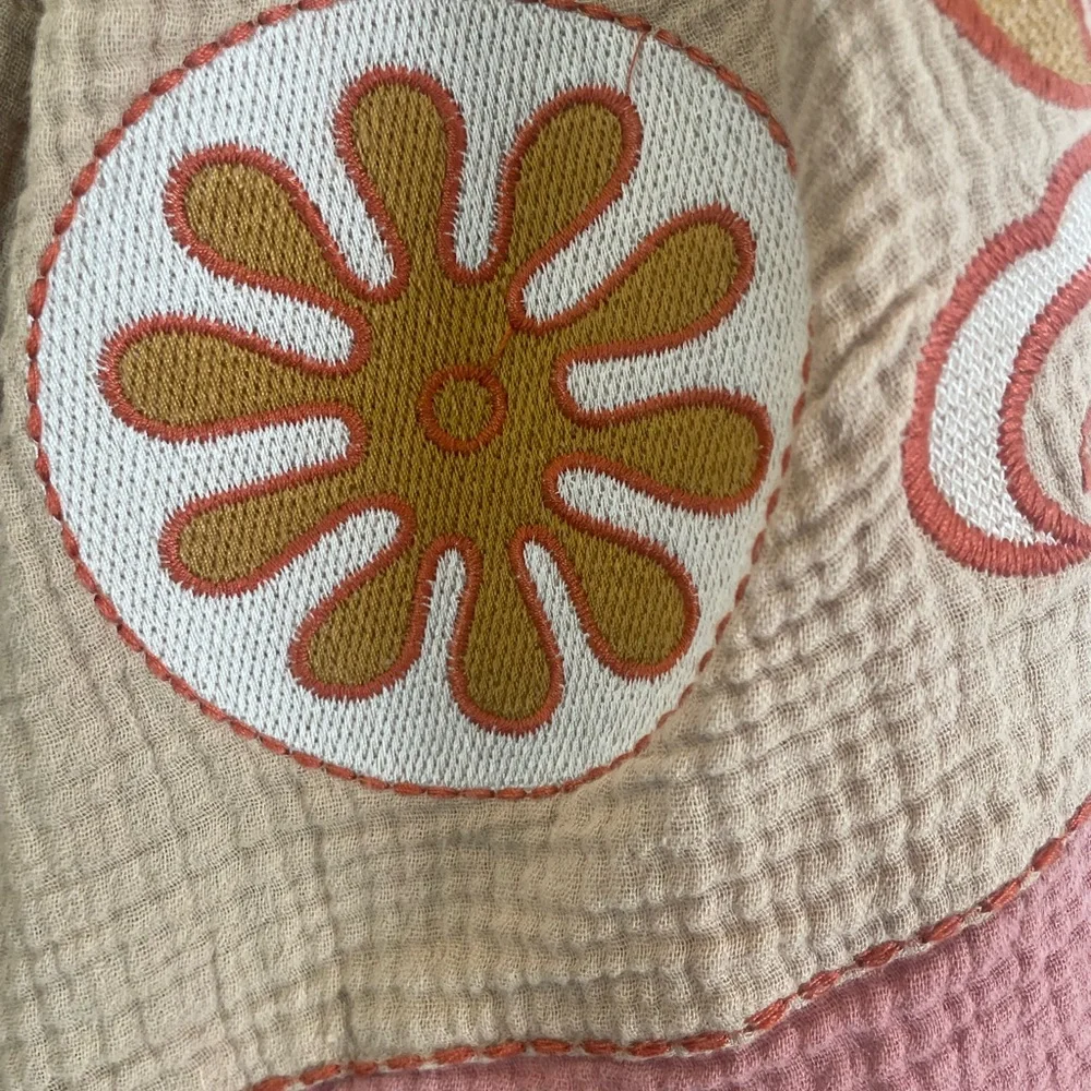 Easel Bohemian Embroidered Blouse in Tan and Pink Size Medium - Picture 8 of 12